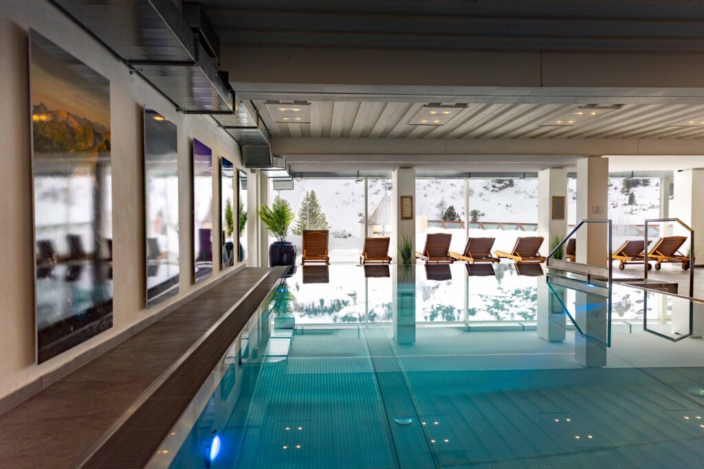 aurora Pool 2